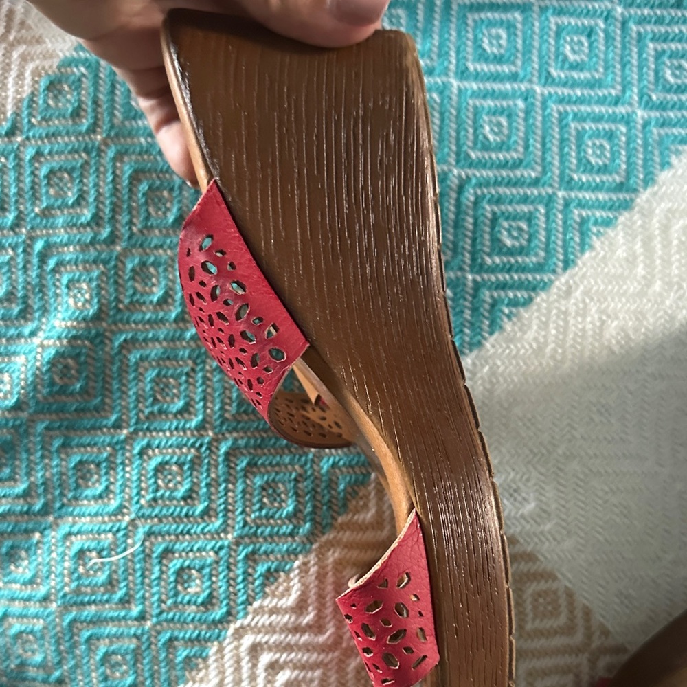 Italian Shoemakers Red Sandals - Picture 4 of 9